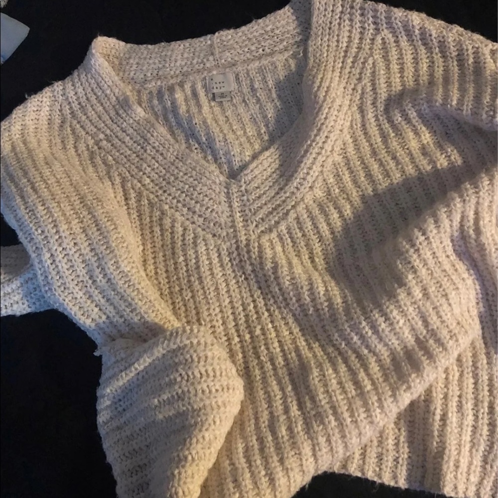 Target sweater - Picture 2 of 4
